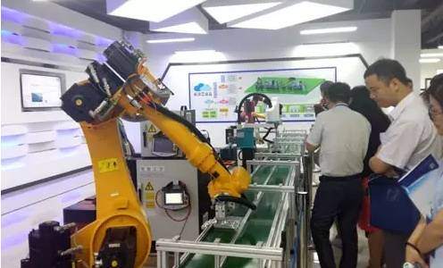 中国电子总经理刘烈宏:发展智能制造是一项长期的系统性工程 - 智能制造,工业4.0,云金融模块 - 中电网